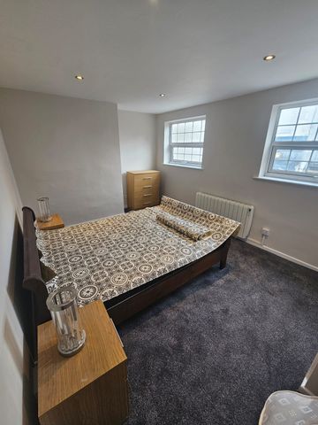 2 Bed - Flat 1, 12-14 Merrion Place, Leeds - LS1 6PQ - Student/Professional - Photo 4