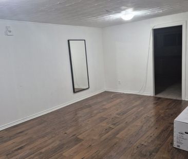LOGEMENT 2 ½ À LOUER – DISPONIBLE IMM - Photo 2