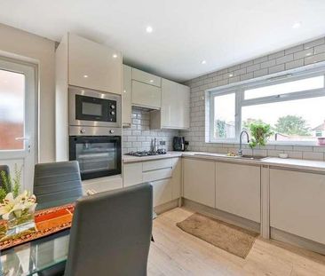 Cleveland Gardens, Worcester, KT4 - Photo 6