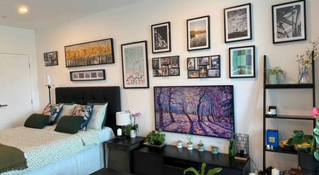 Semi-Furnished Studio Gem in the Heart of the City - Photo 3
