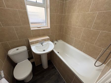 3 bedroom house to rent - Photo 2