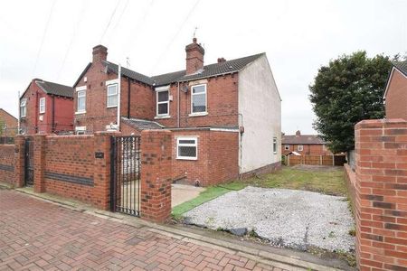 Field Crescent, South Elmsall, WF9 - Photo 5