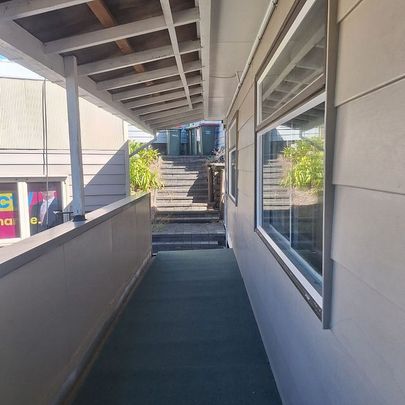 Charming 2BR Bayview Retreat w/ Deck - Photo 1