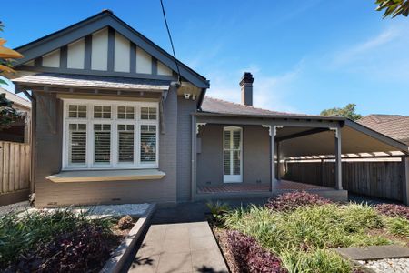 Gorgeous Character Home - Conveniently Located - Photo 2