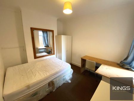 6 bedroom terraced house to rent - Photo 2