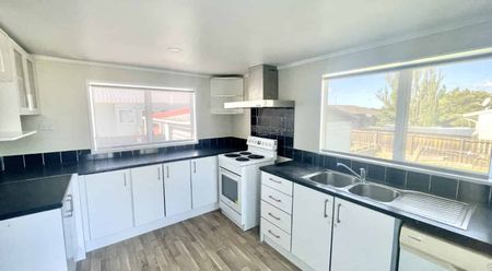 Nicely reno’d - Photo 4