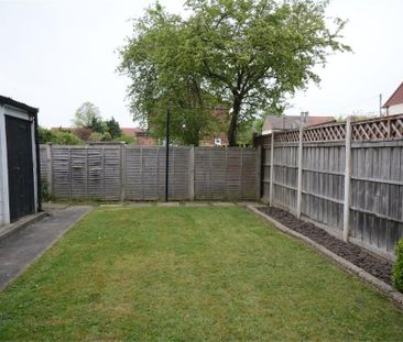 3 bedroom semi-detached house to rent - Photo 2
