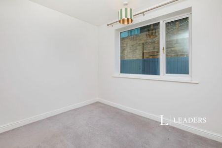 2 bedroom bungalow to rent - Photo 3