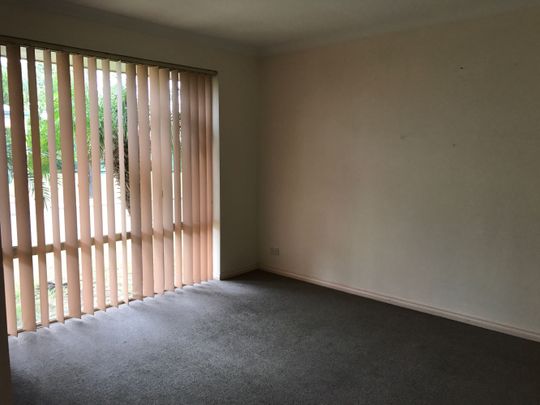 "Well presented Unit in a Secure Complex" - Photo 1