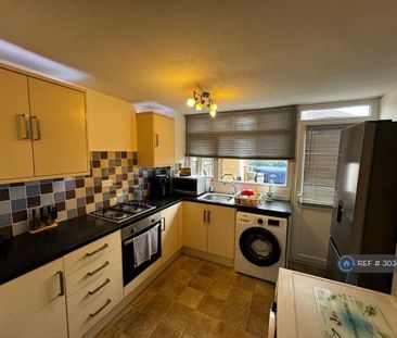 3 bedroom terraced house to rent - Photo 6