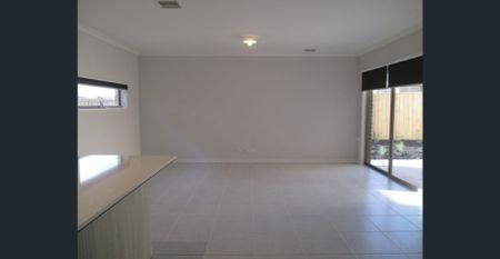 Modern 4-Bedroom Family Home - Photo 5