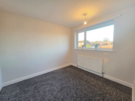 Three bed semi detached house - Photo 4