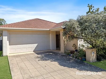 Spacious Family Home in a Peaceful Cul-de-Sac - Photo 4