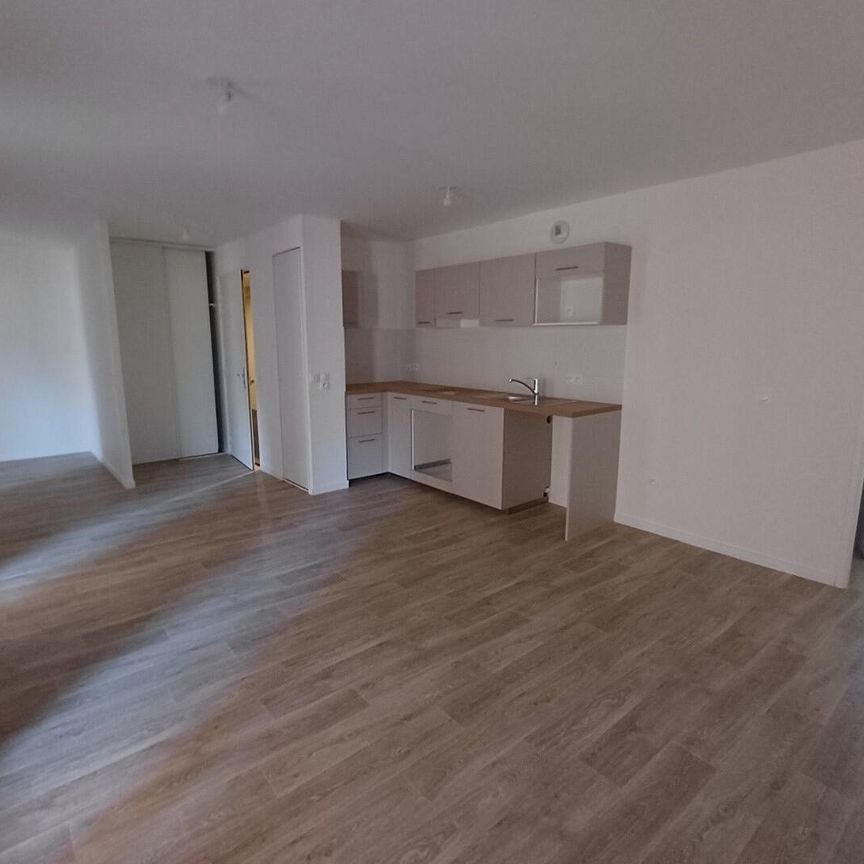 location Appartement T2 DE 58.1m² À BOBIGNY - Photo 1