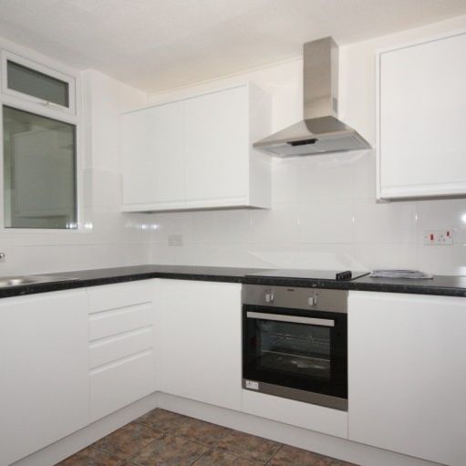 Radstone Court, Woking - Photo 1