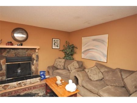 44 Castleglen Rd NE, Calgary - Photo 4