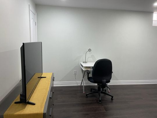 For Lease - 275 River Oaks Boulevard Unit# Lower Level, Oakville, Ontario - Photo 1