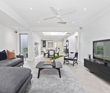 Elevated riverside living - Photo 3