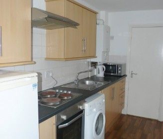 2 Bed - 2 Bed Student House - Photo 4