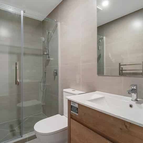 Sunny 3 bedroom home - Photo 1