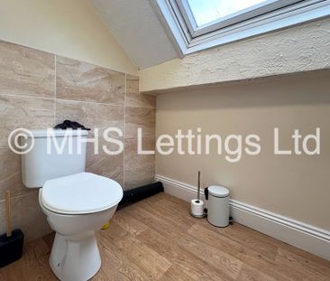 7 Bedroom Mid Terraced House for rent in Regent Park Terrace - Photo 3