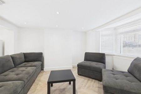 5 bedroom end of terrace house to rent - Photo 5