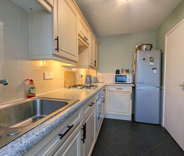 2 bedroom terraced house to rent - Photo 3