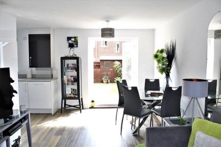 2 bedroom property to rent - Photo 2