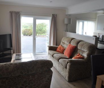 2 bedroom ground floor flat to rent - Photo 1