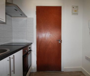 Studio to rent - Photo 2