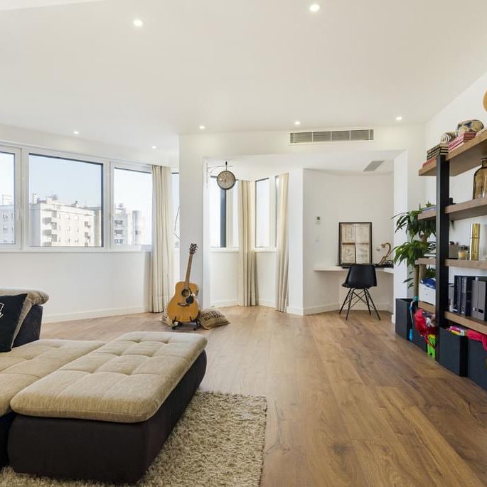 3 Bedroom Apartment with a view, Areeiro, Lisboa - Photo 1