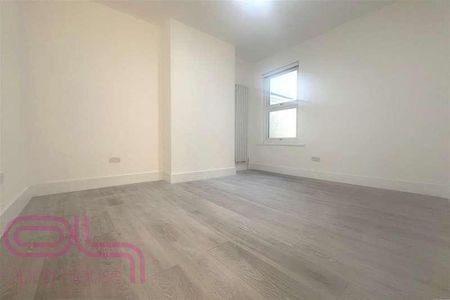 Hounslow Avenue, Hounslow, TW3 - Photo 4