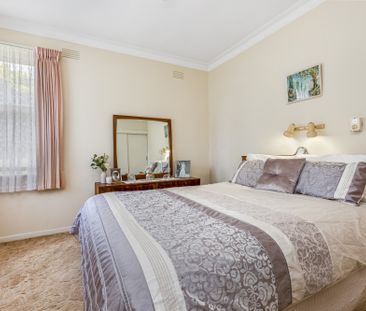 215 Carpenter Street, Quarry Hill VIC 3550 - House For Rent | Domain - Photo 3