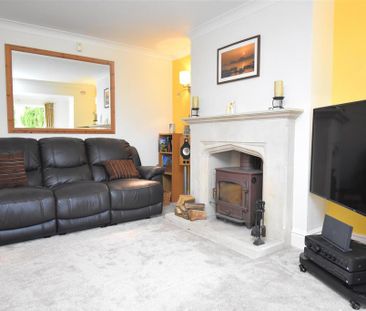 4 bedroom detached house to rent - Photo 5