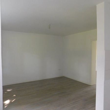 Frisch renovierte 2-Zi-Whg. mit Terrasse im ruhigen u. grünen Holthausen - Photo 3