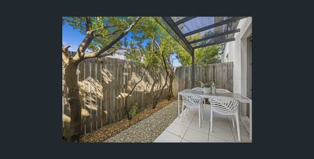 3/119 Eugaree Street, Southport, QLD 4215 - Photo 5