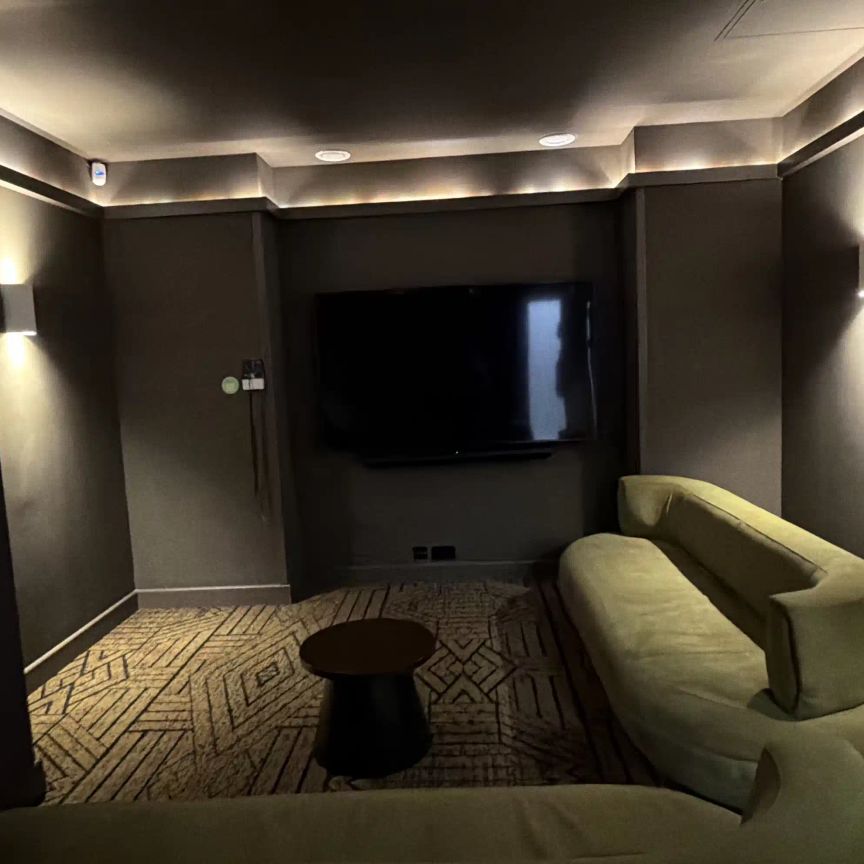 Silver 2 Bed Apt Plus - Photo 1