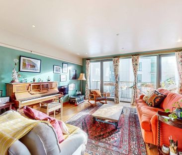 2 Bed Flat, Omega Works, E3 - Photo 2