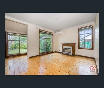 CLOSE TO STATION, SHOPS & SCHOOLS! - Photo 1