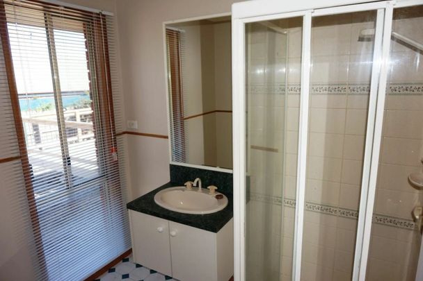 Spacious Family Home - Photo 1