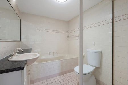 Willoughby - Photo 5