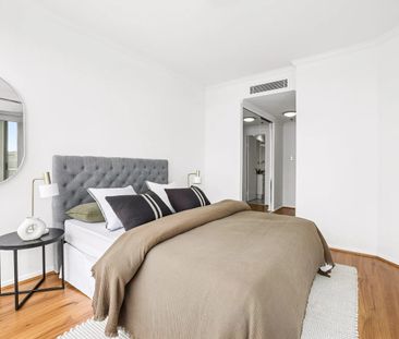 Spacious Two-Bedroom Apartment in the Heart of Sydney CBD - Photo 3