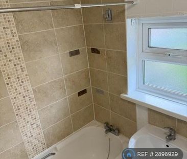 2 bedroom semi-detached house to rent - Photo 4