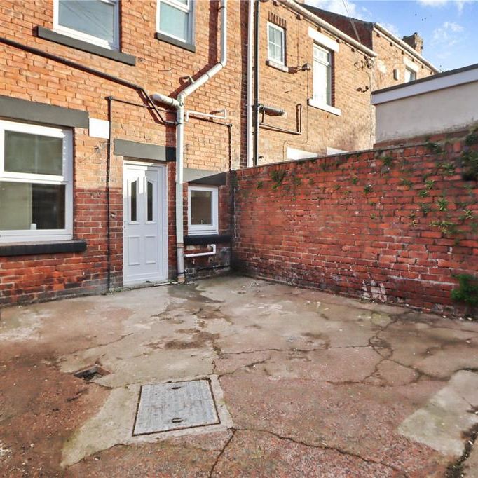 2 bedroom terraced house to rent - Photo 1