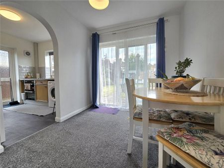 3 bedroom end of terrace house to rent - Photo 5