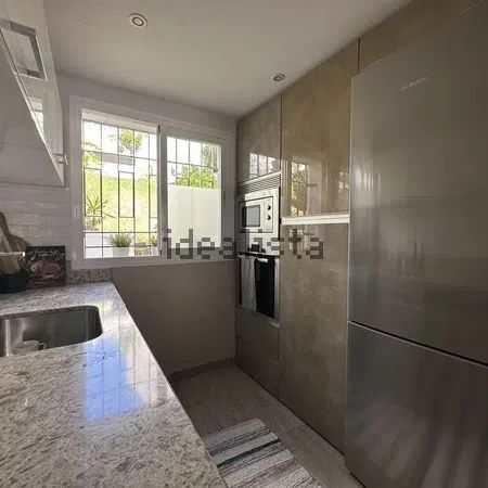 Alquiler de chalet adosado en Calle Al-andalus - Photo 1