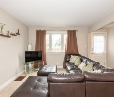 5721 Strathmore Cres, Niagara Falls - 2 Bed + Den House - Photo 4
