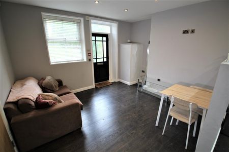 Richmond Road, Hyde Park, LS6 1BX, Leeds - Photo 3