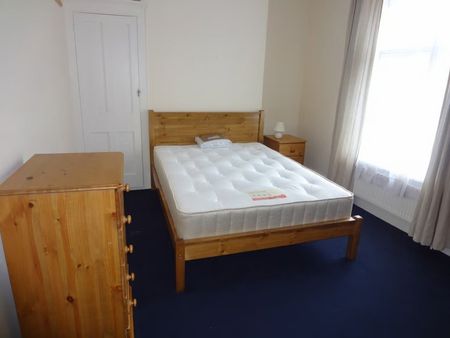 4 bedroom terraced house to rent - Photo 5