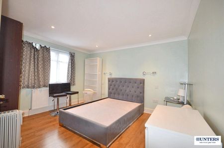 Reeves Avenue, Kingsbury, London, NW9 8LN - Photo 2